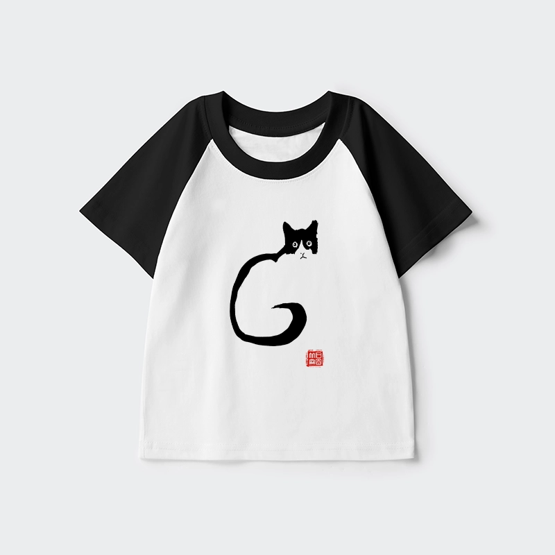 Tokyo-Tiger Calm Cat In Simple Lines Raglan T-shirt