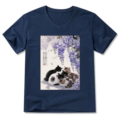 Tokyo-Tiger Cats plotting under the wisteria V-Neck Classic T-Shirt