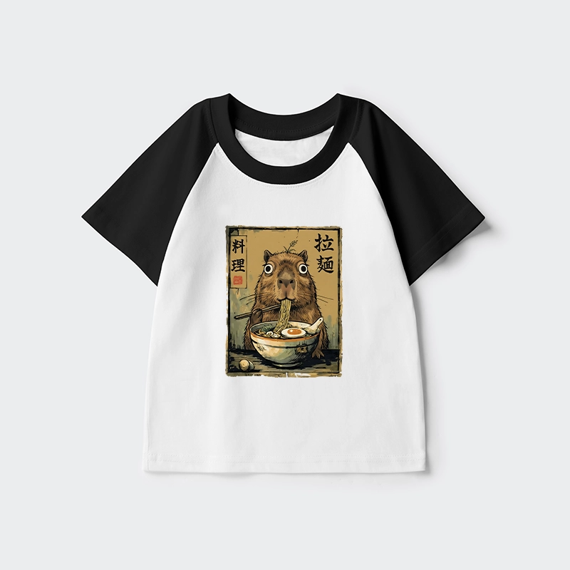 Tokyo-Tiger Cute Capybara Eating Ramen Kids Raglan T-shirt