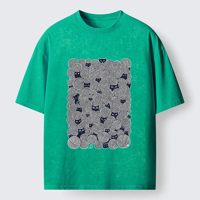 Tokyo-Tiger Tiny Black Cats Hide In Yarn Balls Washed T-Shirt