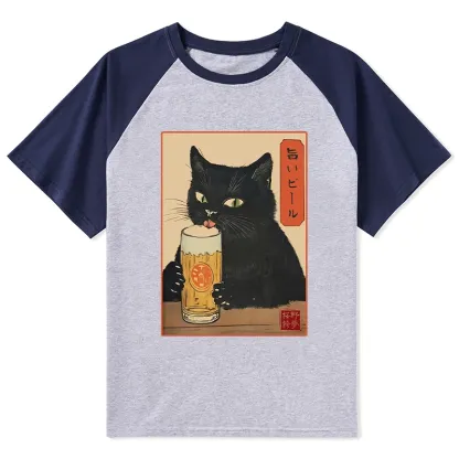 Tokyo-Tiger Cat Holding A Glass Of Beer Raglan T-shirt