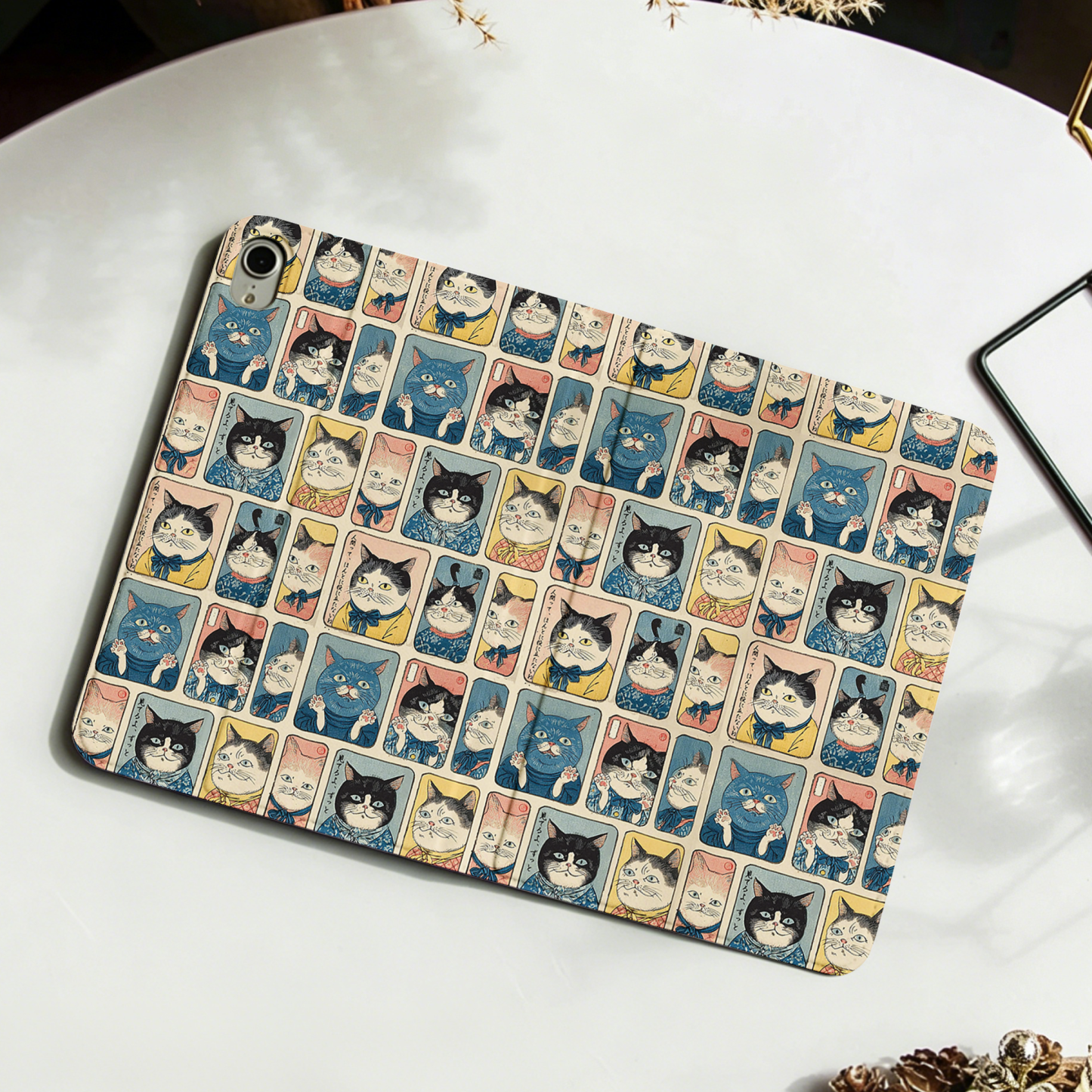 Tokyo-Tiger Many Cats Are Watching You Nobles Tablet Protective Case