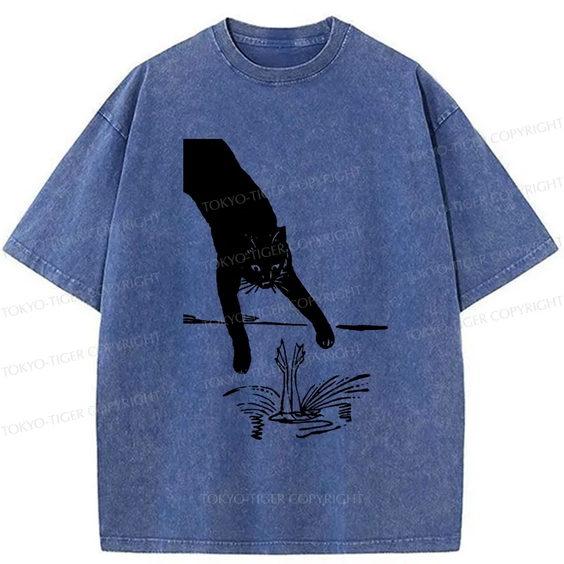 Tokyo-Tiger Funny Cat Catching Frog Washed T-Shirt