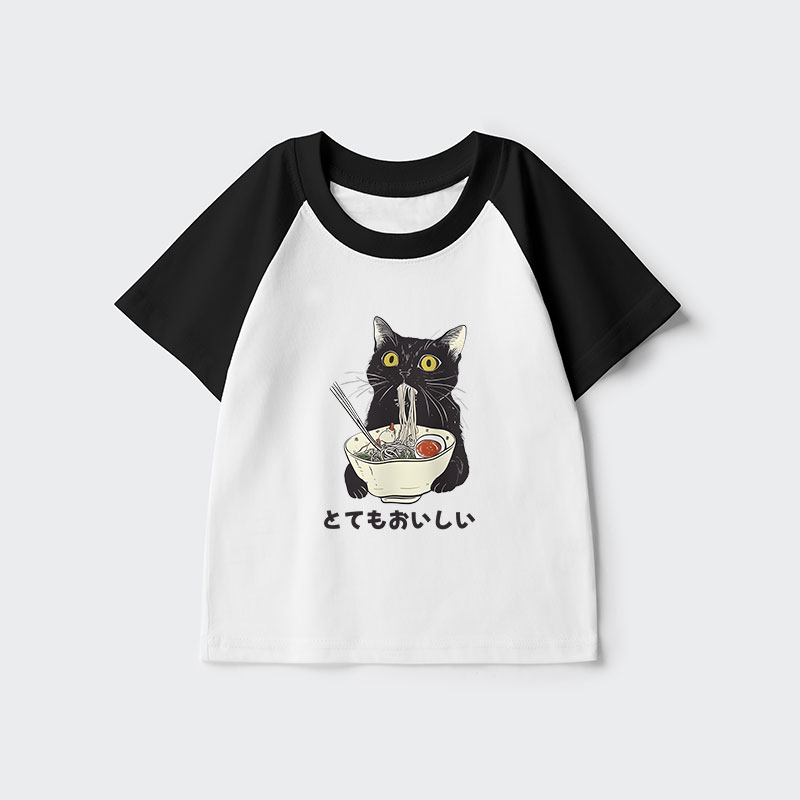 Tokyo-Tiger Cats Eat Ramen Noodles Kids Raglan T-shirt