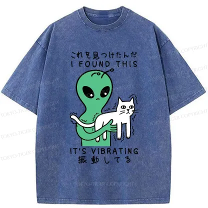 Tokyo-Tiger Alien Holding A Vibrating Cat Funny Washed T-Shirt