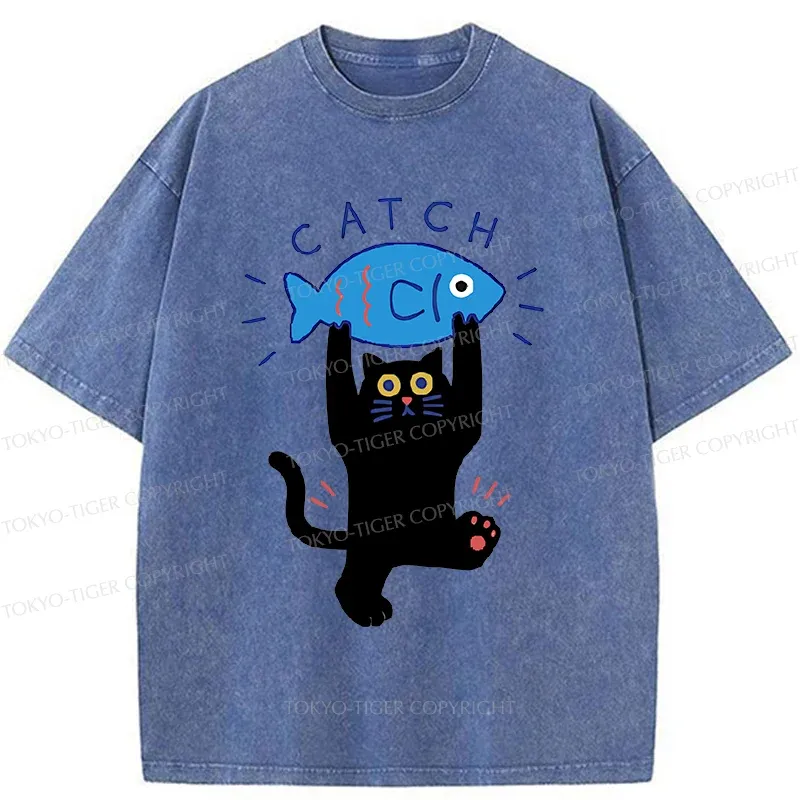 Tokyo-Tiger Cat Catching Fish Washed T-Shirt