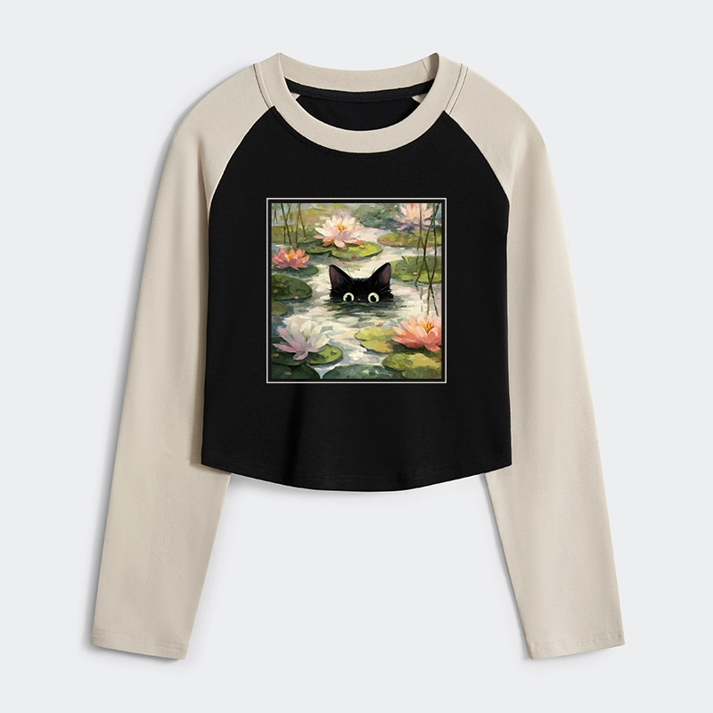 Tokyo-Tiger Black Cat and Lotus Flower Women's Crop Raglan T-Shirt