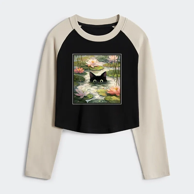 Tokyo-Tiger Black Cat and Lotus Flower Women's Crop Raglan T-Shirt
