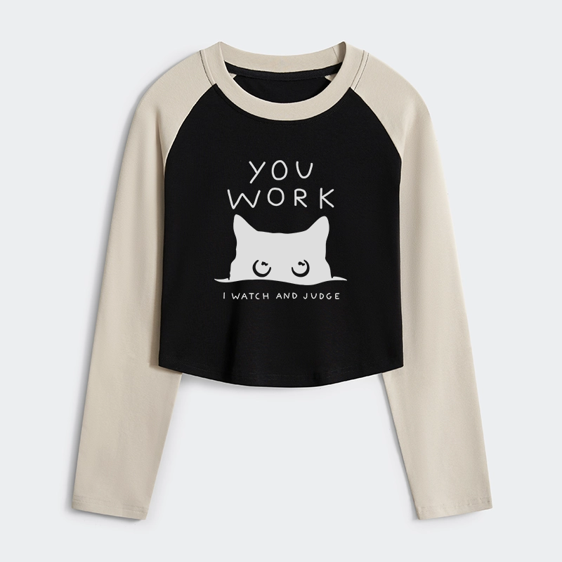 Tokyo-Tiger A Cat That Spies Women's Crop Raglan T-Shirt