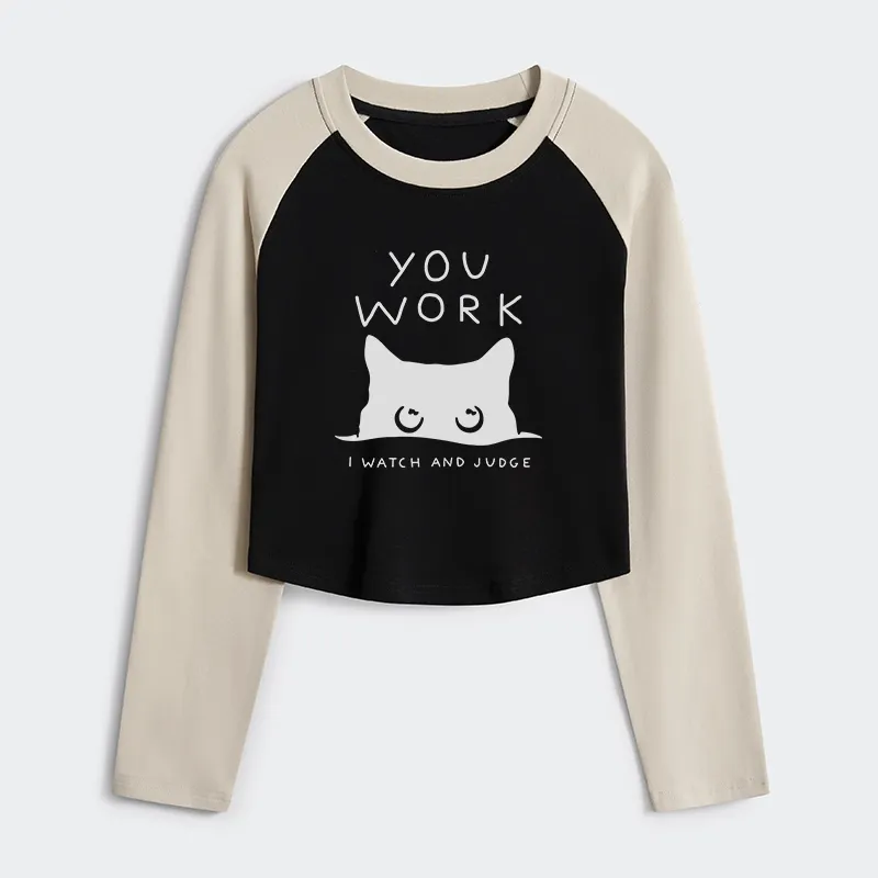 Tokyo-Tiger A Cat That Spies Women's Crop Raglan T-Shirt
