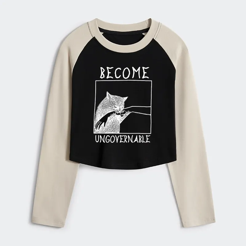 Tokyo-Tiger Cat Biting Arm Women's Crop Raglan T-Shirt