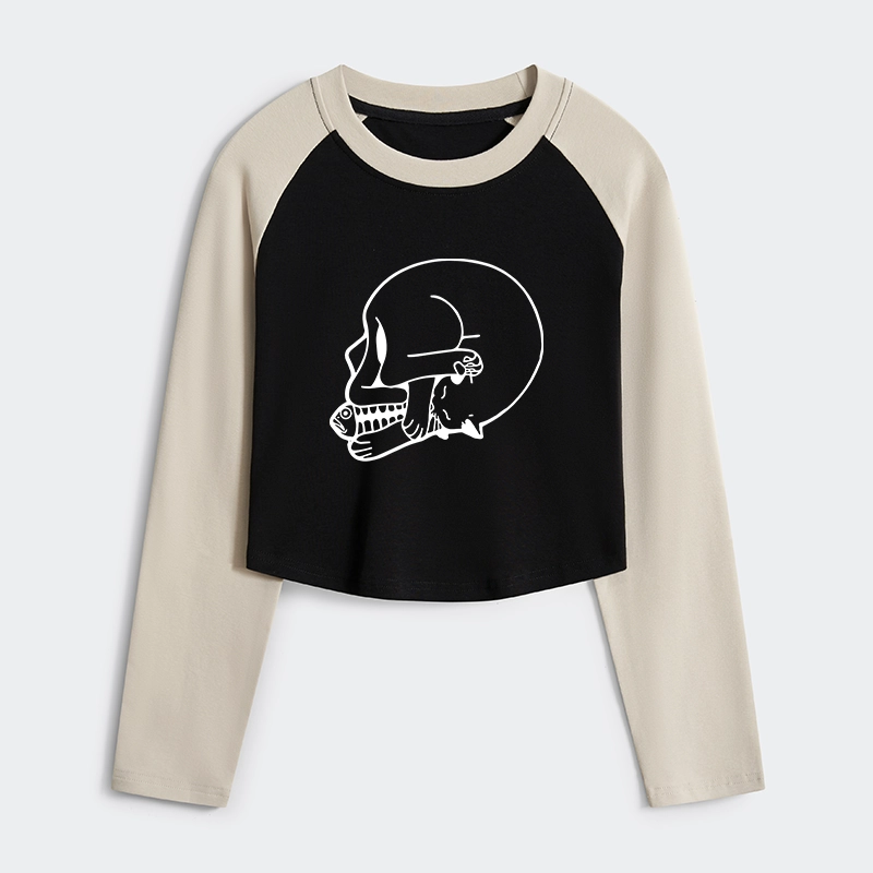 Tokyo-Tiger Funny Cat Eating Fish  Women's Crop Raglan T-Shirt