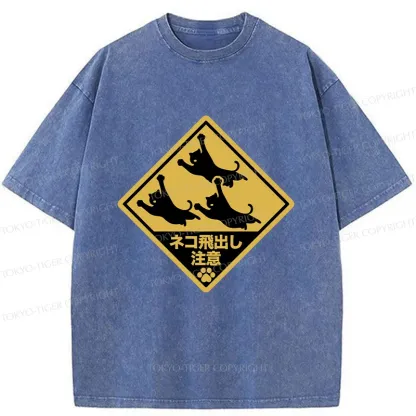 Tokyo-Tiger Cat Jumping Out Be Careful Washed T-Shirt