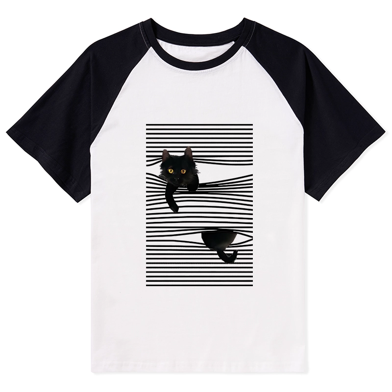 Tokyo-Tiger Cat Scratching Curtain Raglan T-shirt