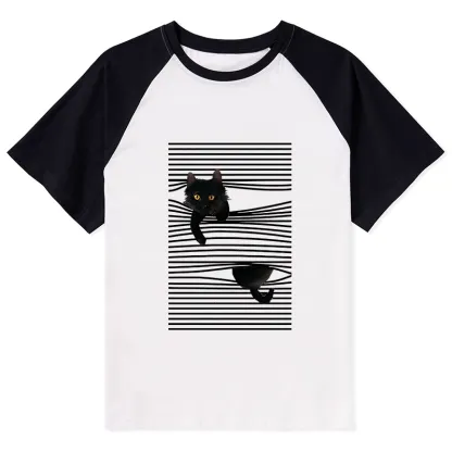 Tokyo-Tiger Cat Scratching Curtain Raglan T-shirt