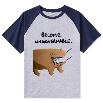 Tokyo-Tiger Moo Deng Bites Someone's Arm Raglan T-shirt