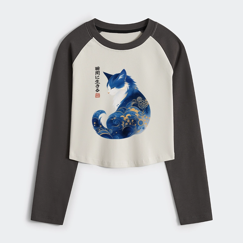 Tokyo-Tiger Retro Zen Cat: Living the Present Women's Crop Raglan T-Shirt