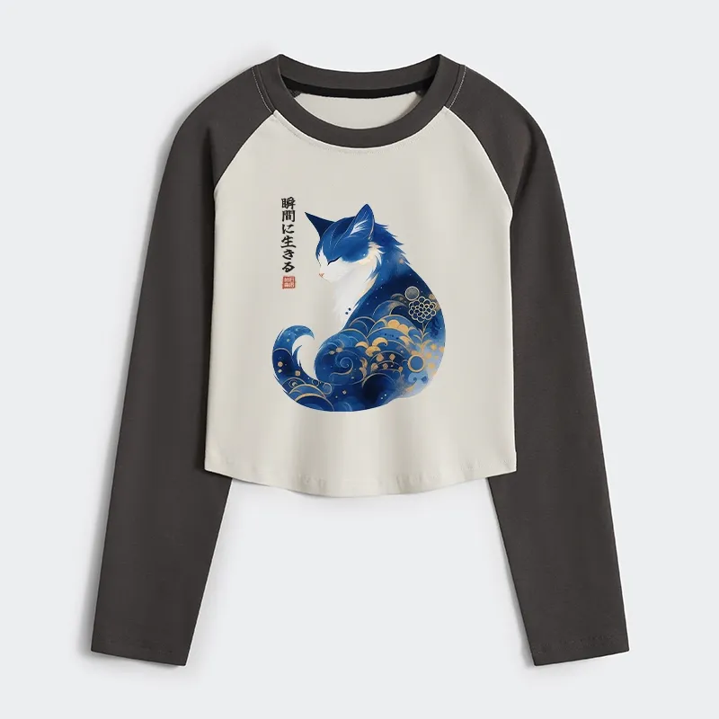Tokyo-Tiger Retro Zen Cat: Living the Present Women's Crop Raglan T-Shirt