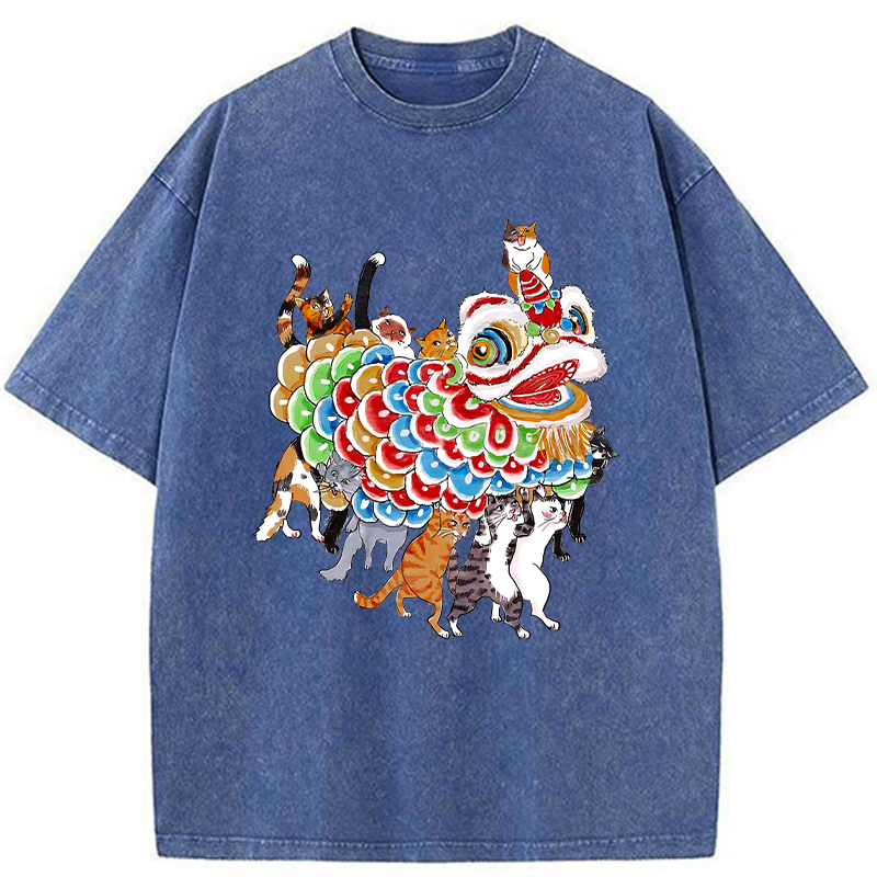 Tokyo-Tiger Cats Perform A Lion Dance To Celebrate The New Year Washed T-Shirt