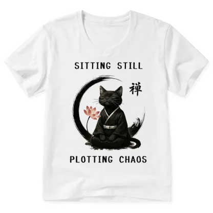 Tokyo-Tiger Sitting still  plotting chaos Calming Zen Cat Funny V-Neck Classic T-Shirt