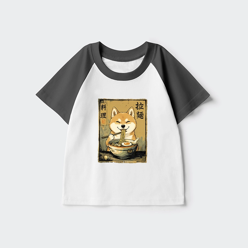Tokyo-Tiger Happy Shiba Eating Ramen Kids Raglan T-shirt
