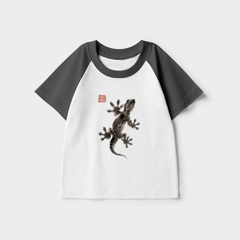 Tokyo-Tiger Minimal Asian Ink Brush Gecko Vibe Kids Raglan T-shirt