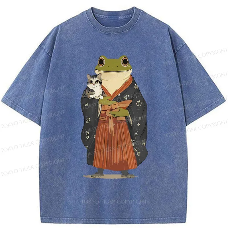 Tokyo-Tiger Frog Hugs Cat Washed T-Shirt