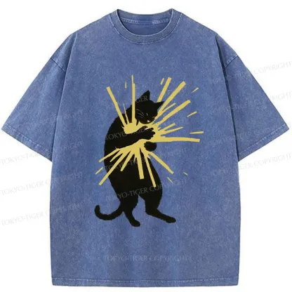 Tokyo-Tiger Cat Holding Light Washed T-Shirt