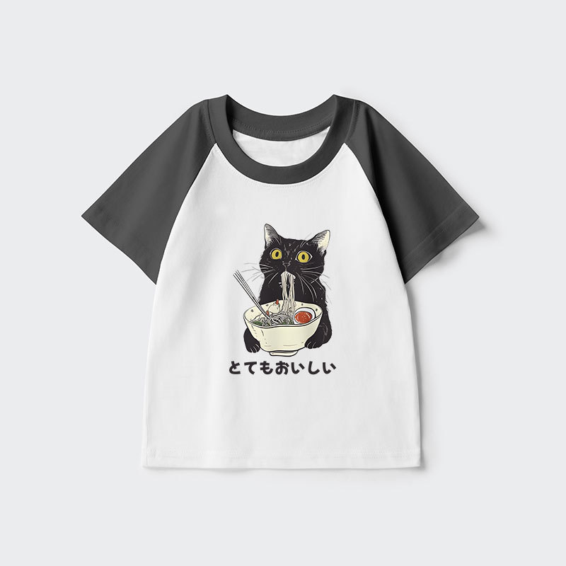 Tokyo-Tiger Cats Eat Ramen Noodles Kids Raglan T-shirt