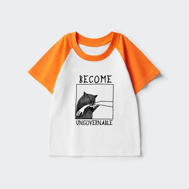 Tokyo-Tiger Cat Biting Arm Kids Raglan T-shirt