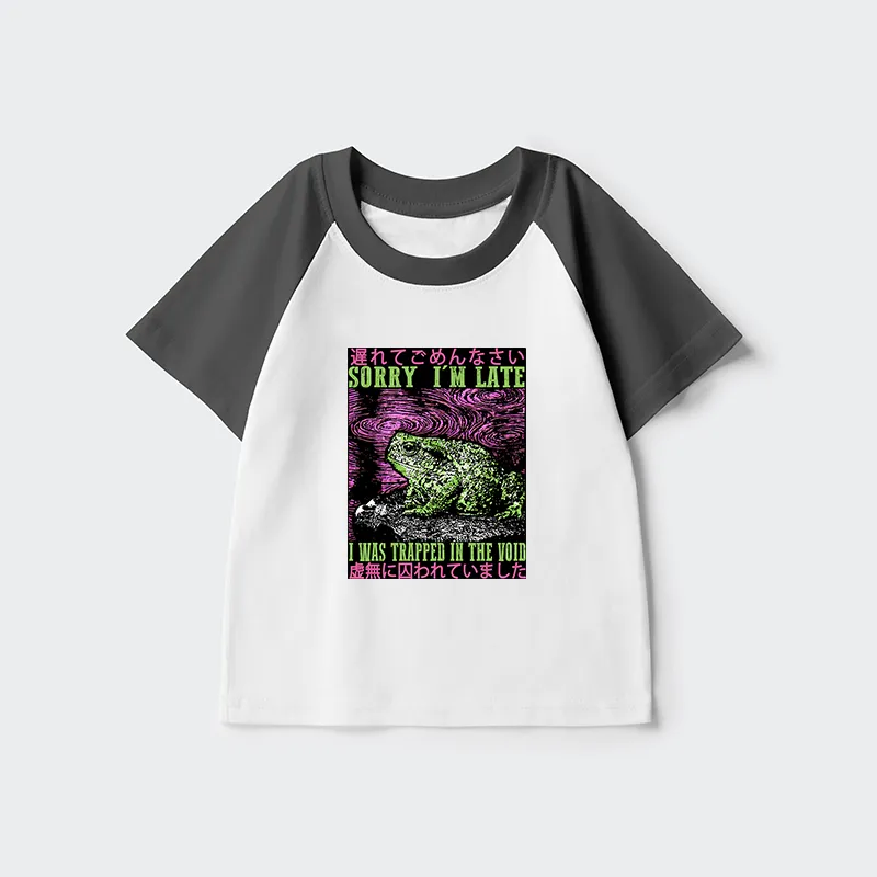 Tokyo-Tiger Frogs Trapped In The Void Kids Raglan T-shirt
