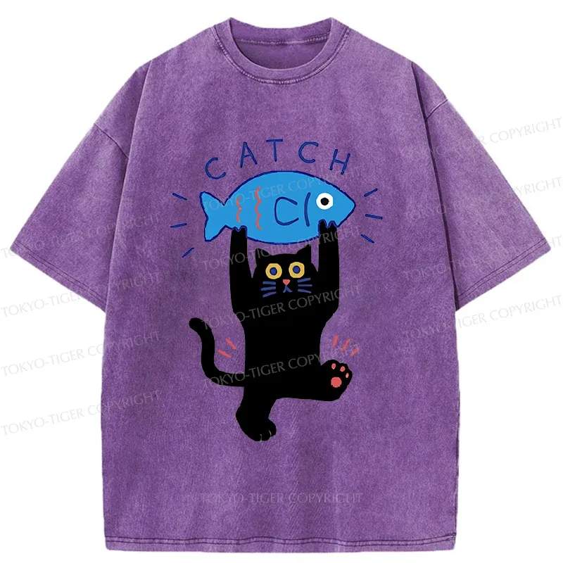 Tokyo-Tiger Cat Catching Fish Washed T-Shirt