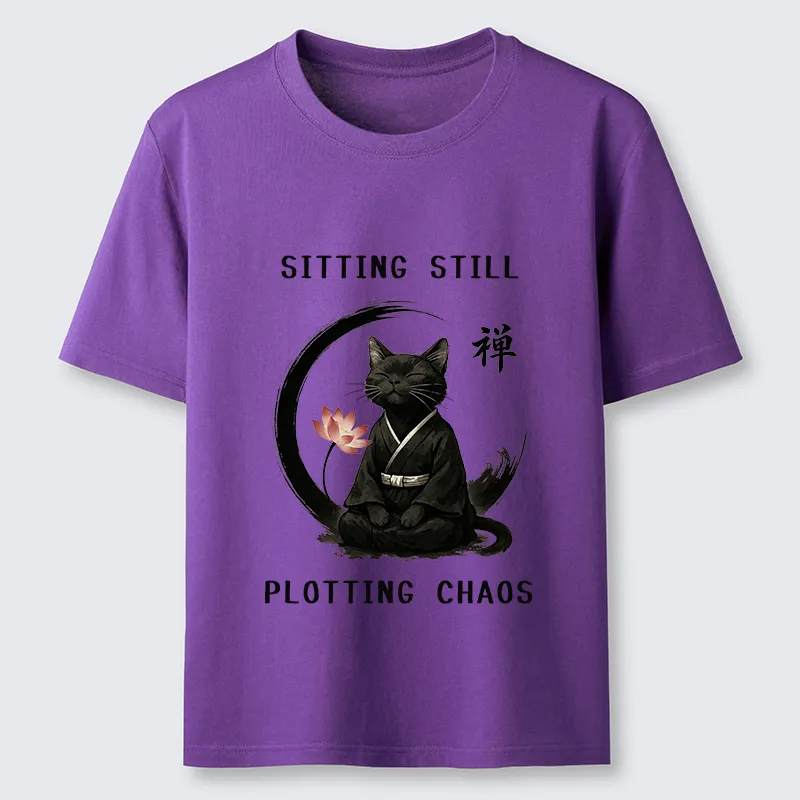 Tokyo-Tiger Sitting still  plotting chaos Calming Zen Cat Funny Classic T-Shirt