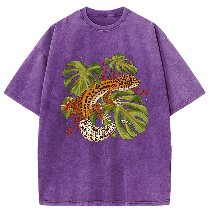 Tokyo-Tiger Geckos And Monstera Plants Washed T-Shirt