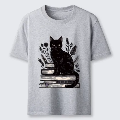 Tokyo-Tiger Books And Cats Classic T-Shirt