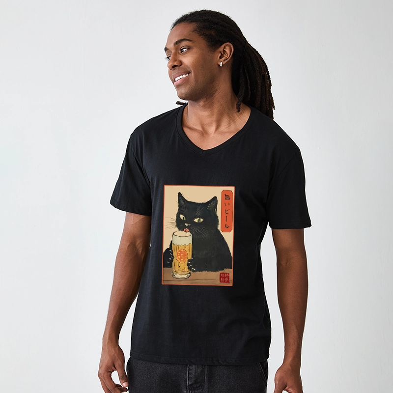 Tokyo-Tiger Cat Holding A Glass Of Beer V-Neck Classic T-Shirt