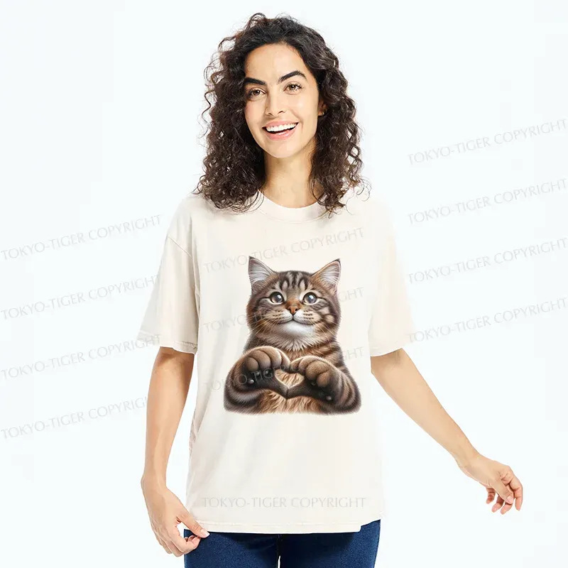 Tokyo-Tiger Cat Making Heart Gesture Washed T-Shirt