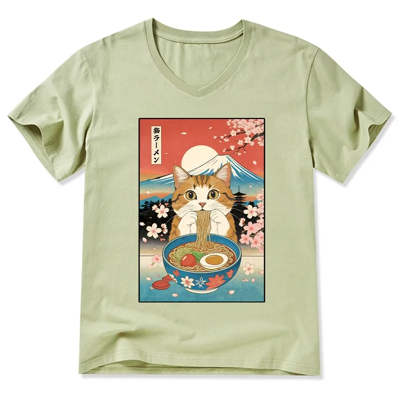 Tokyo-Tiger Funny Orange Cat Eating Ramen Japan V-Neck Classic T-Shirt