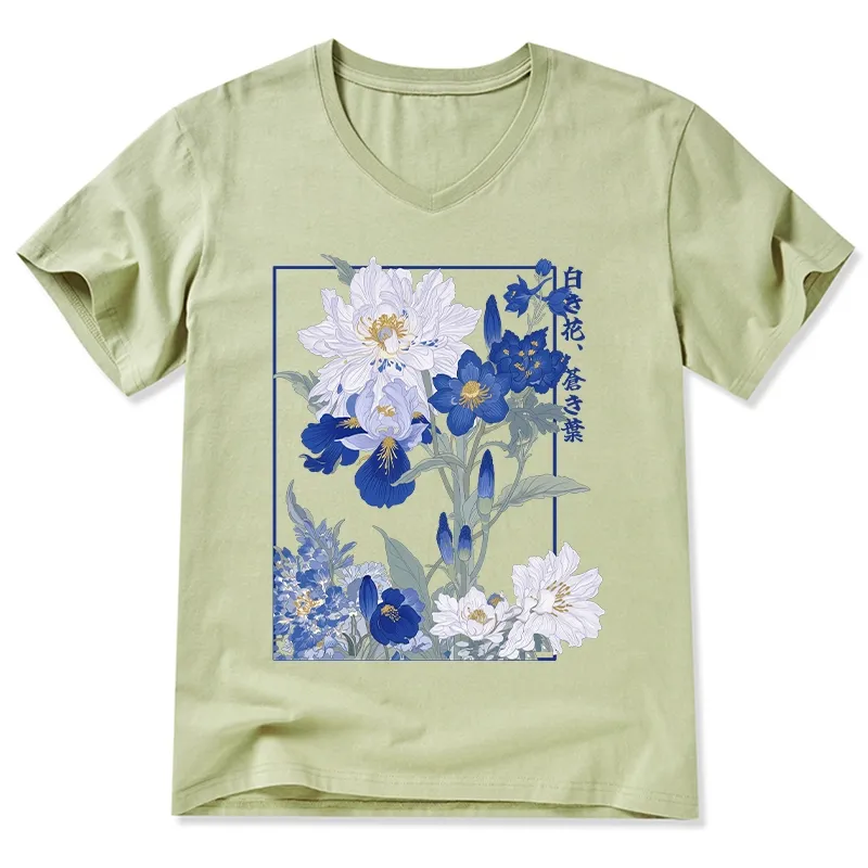 Tokyo-Tiger Blossoms Of The Firmament V-Neck Classic T-Shirt
