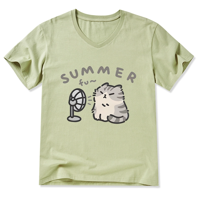 Tokyo-Tiger Summer Cat Chills With A Fan V-Neck Classic T-Shirt