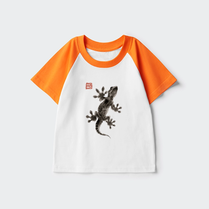 Tokyo-Tiger Minimal Asian Ink Brush Gecko Vibe Kids Raglan T-shirt