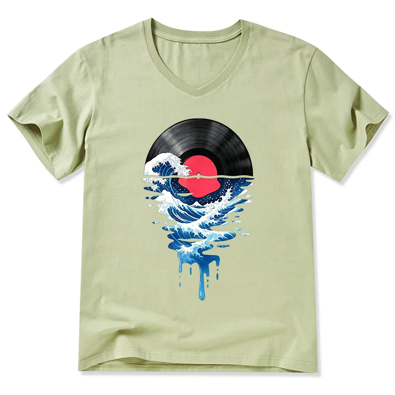 Tokyo-Tiger Vinyl Records And Waves V-Neck Classic T-Shirt