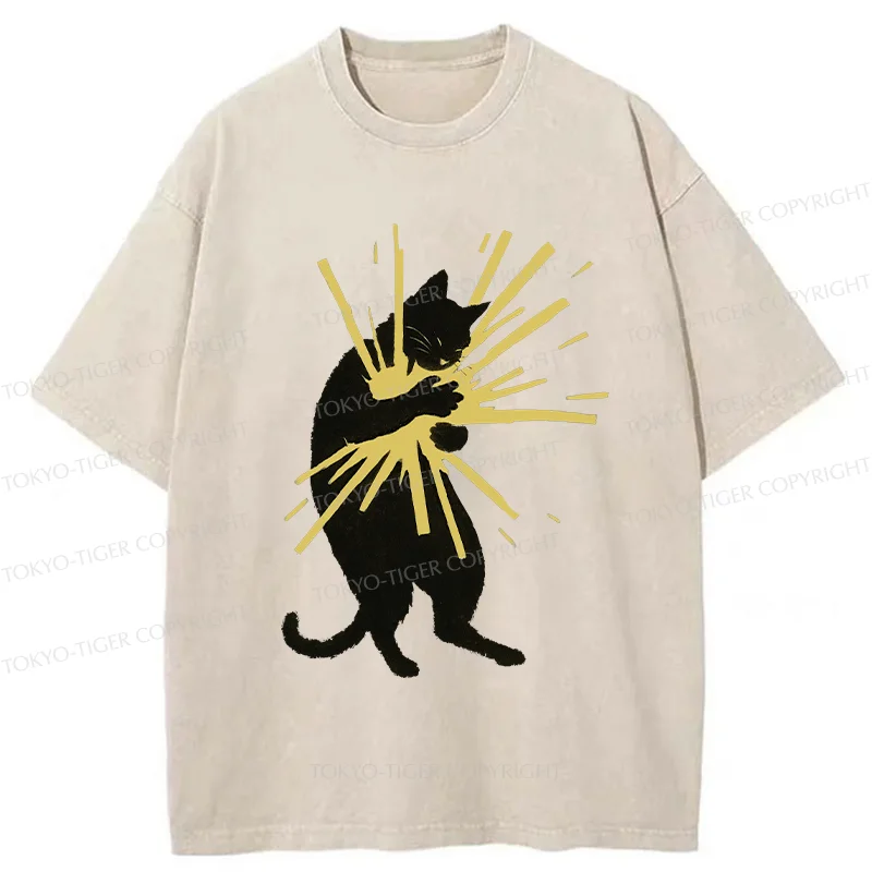Tokyo-Tiger Cat Holding Light Washed T-Shirt