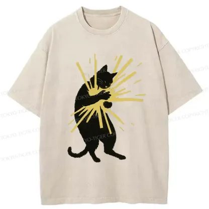 Tokyo-Tiger Cat Holding Light Washed T-Shirt