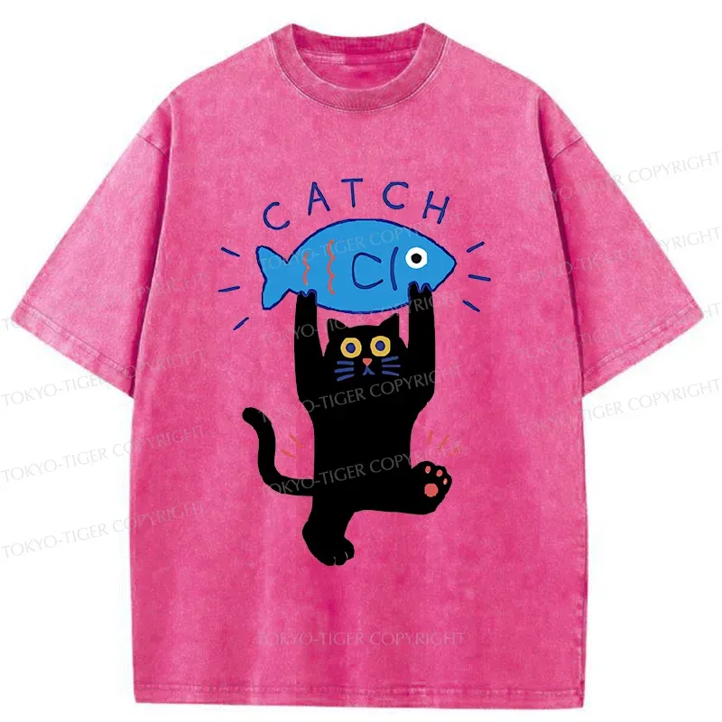 Tokyo-Tiger Cat Catching Fish Washed T-Shirt