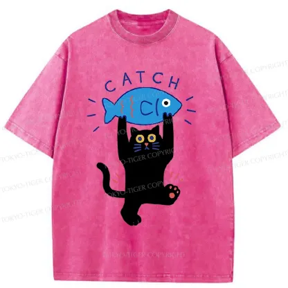 Tokyo-Tiger Cat Catching Fish Washed T-Shirt