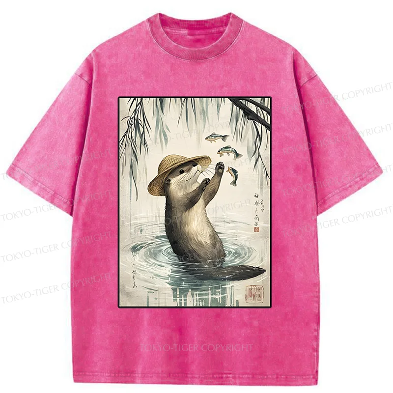Tokyo-Tiger Otter Catching Fish Washed T-Shirt
