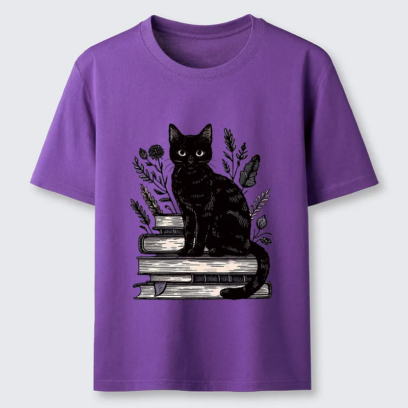 Tokyo-Tiger Books And Cats Classic T-Shirt