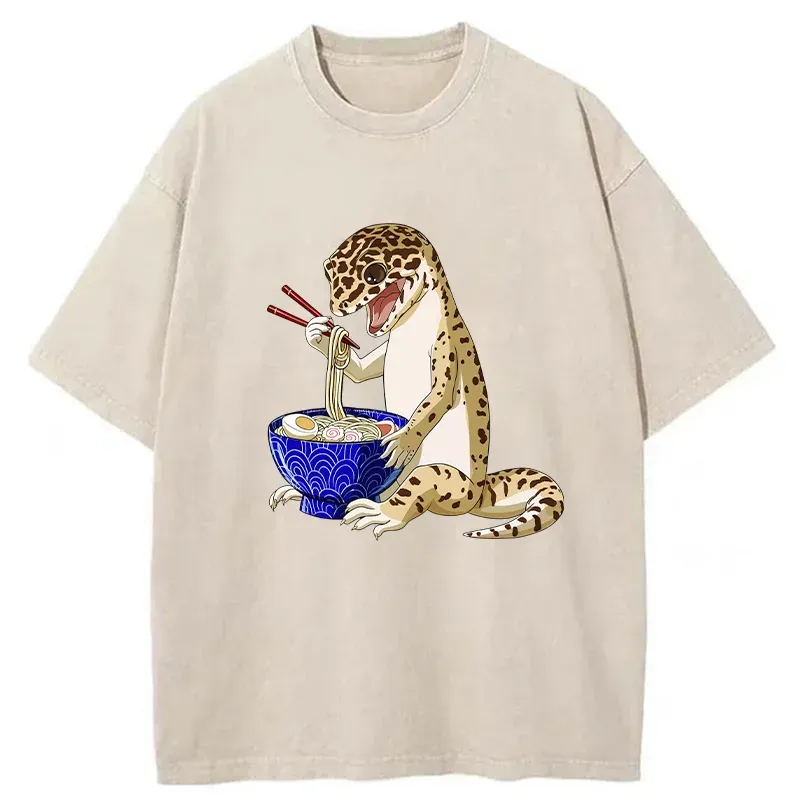 Tokyo-Tiger Gecko Eating Ramen Washed T-Shirt