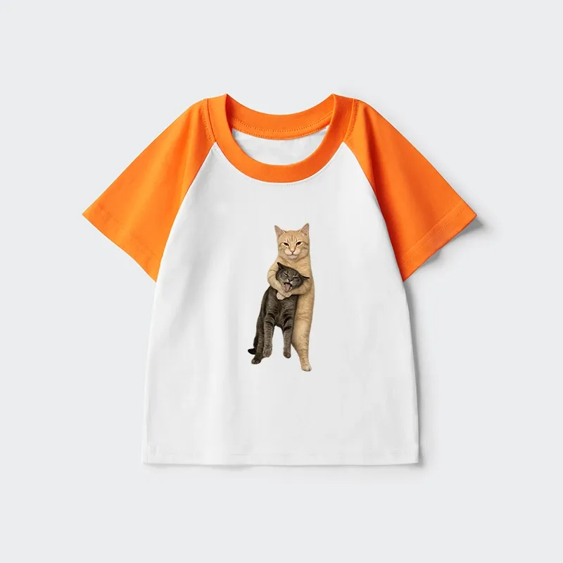 Tokyo-Tiger  Orange Cat’s Tight Embrace Kids Raglan T-shirt
